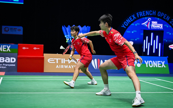 振兴配资 李诗沣陈雨菲无缘晋级决赛，国羽法国赛三单项争冠